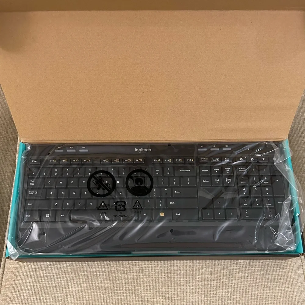 NWT Logitech Advanced Wireless Keyboard MK520 -Black and Gray